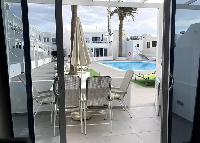 Puerto Del Carmen Airconditioned 2Bed Poolside Apt