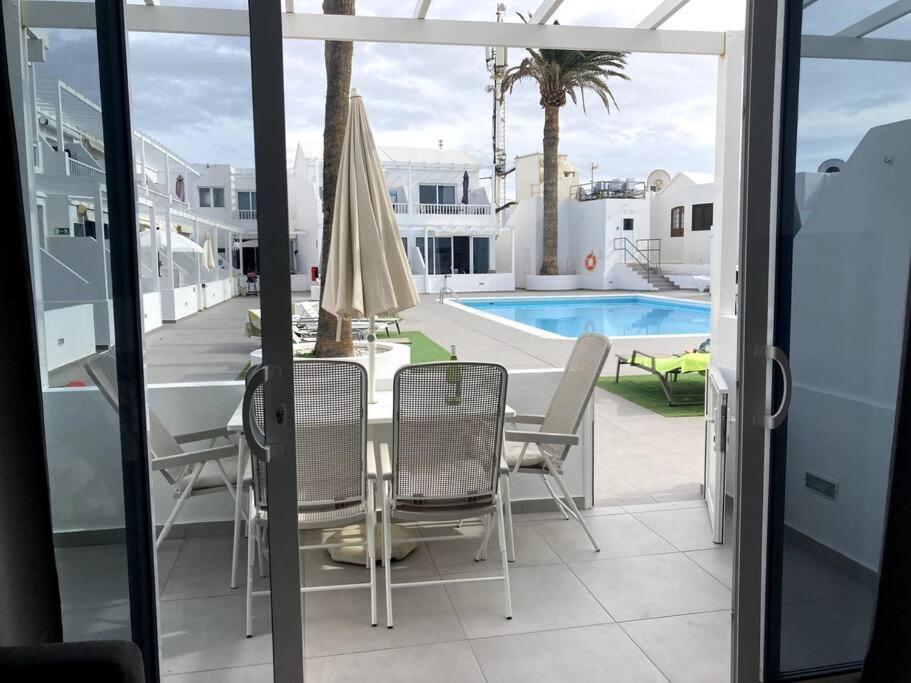 Puerto Del Carmen Airconditioned 2bed Poolside Apartment Puerto del Carmen (Lanzarote)