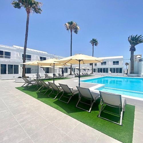 Puerto Del Carmen Airconditioned 2bed Poolside Apartament
