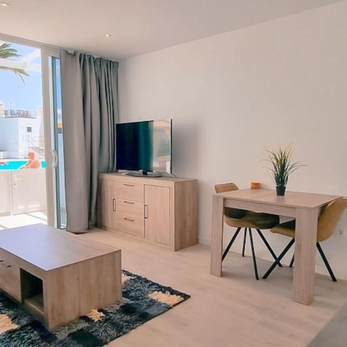Puerto Del Carmen Airconditioned 2bed Poolside