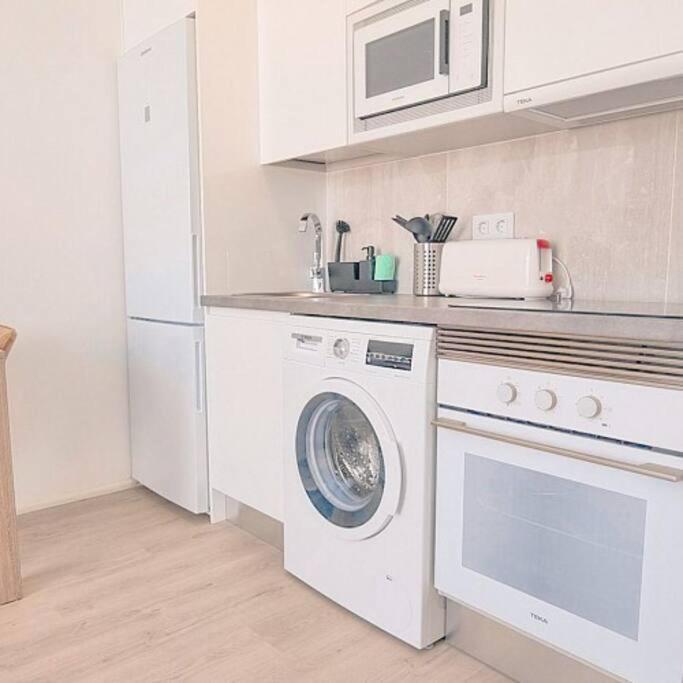 Puerto Del Carmen Airconditioned 2bed Poolside Appartement